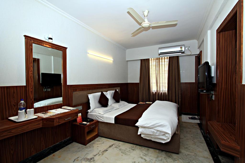 فندق بنغالورفي  فندق إمبير إنترناشيونال - سنترال ستريت المظهر الخارجي الصورة